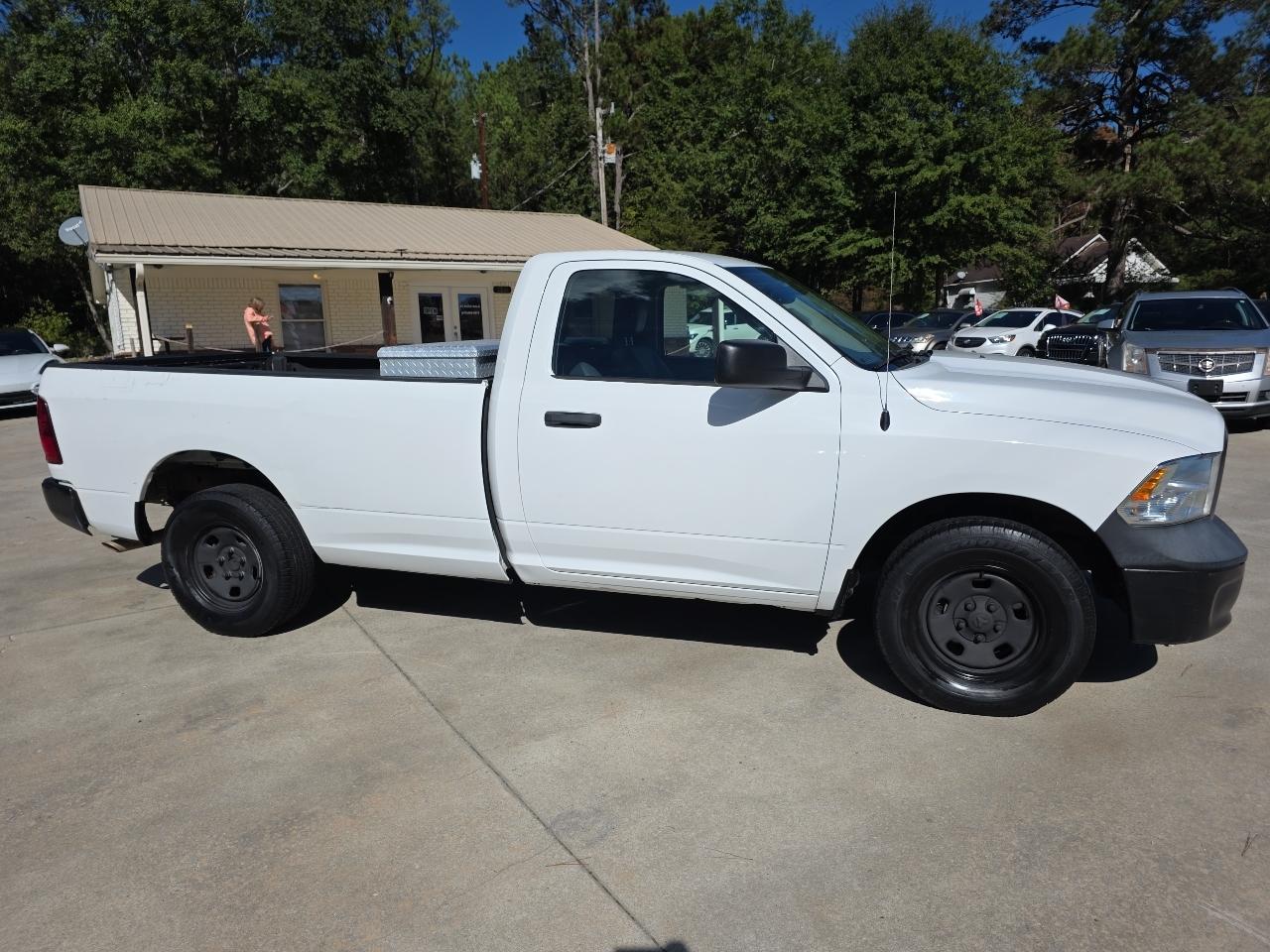 RAM 1500 Classic Tradesman 4x2 Reg Cab 8' Box 2019