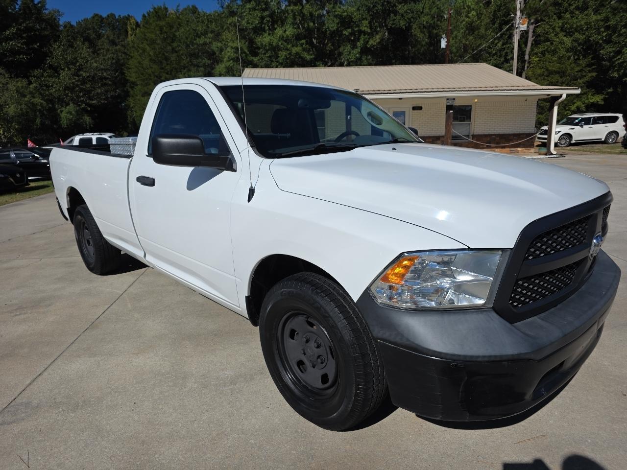 RAM 1500 Classic Tradesman 4x2 Reg Cab 8' Box 2019