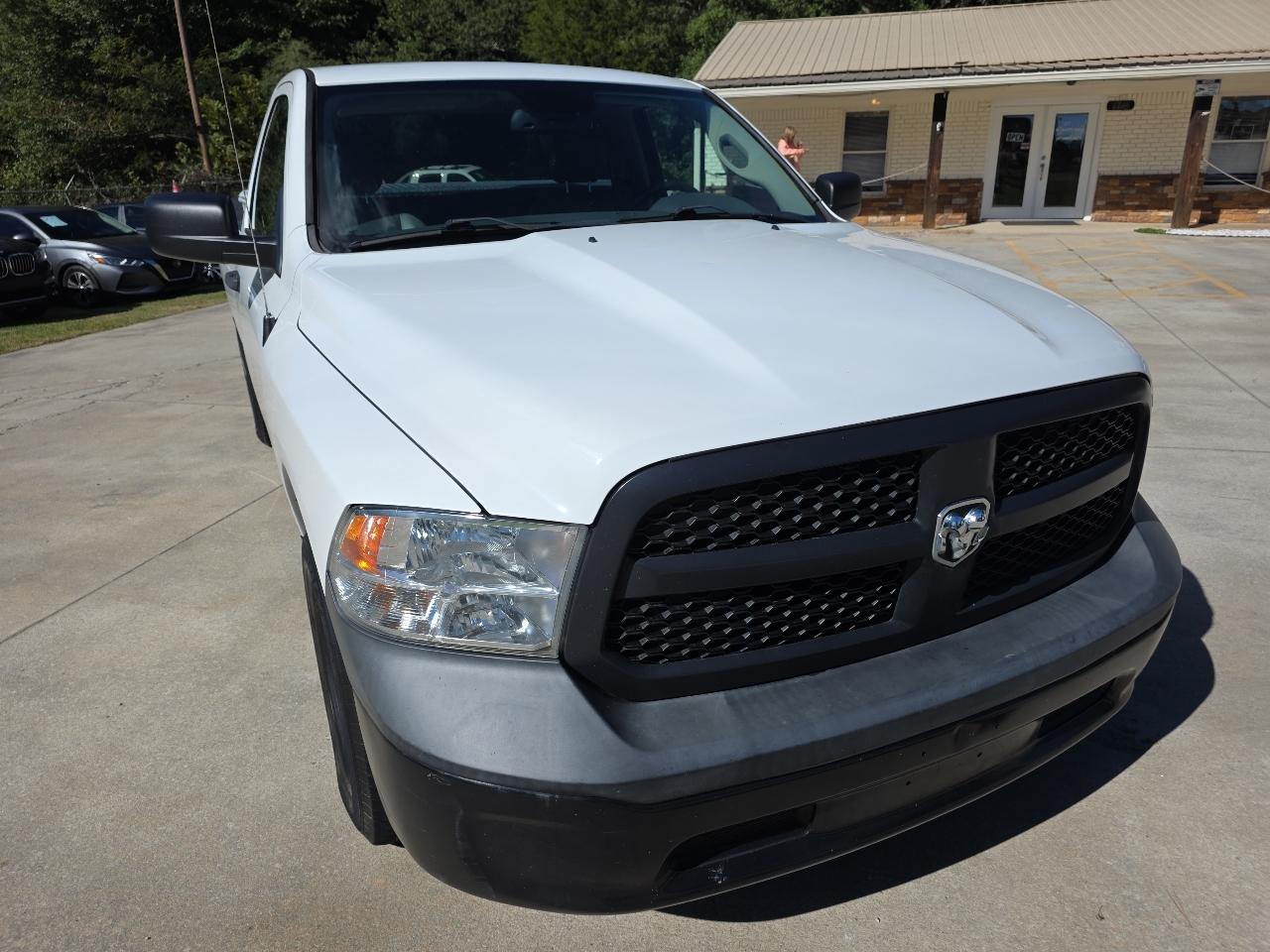 RAM 1500 Classic Tradesman 4x2 Reg Cab 8' Box 2019