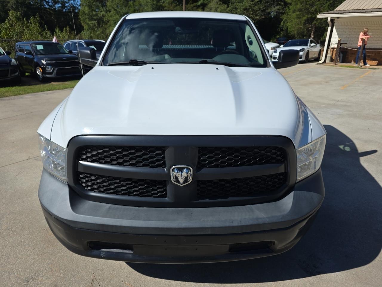 RAM 1500 Classic Tradesman 4x2 Reg Cab 8' Box 2019