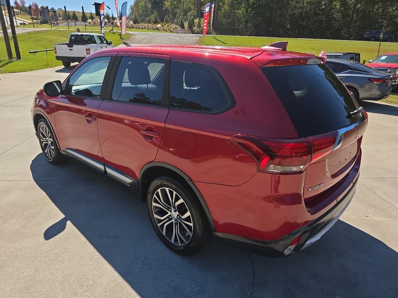 Mitsubishi Outlander ES FWD 2017