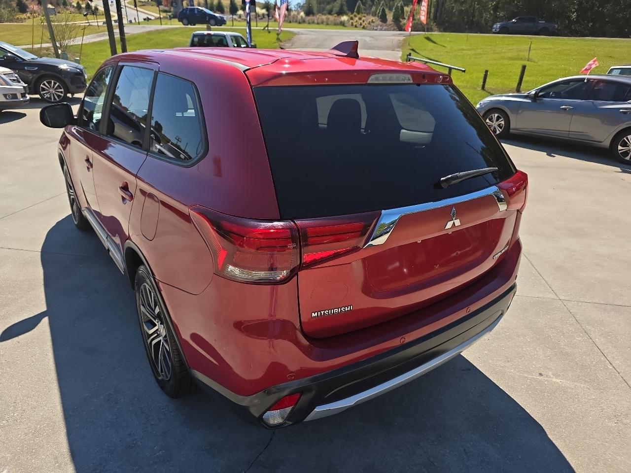 Mitsubishi Outlander ES FWD 2017