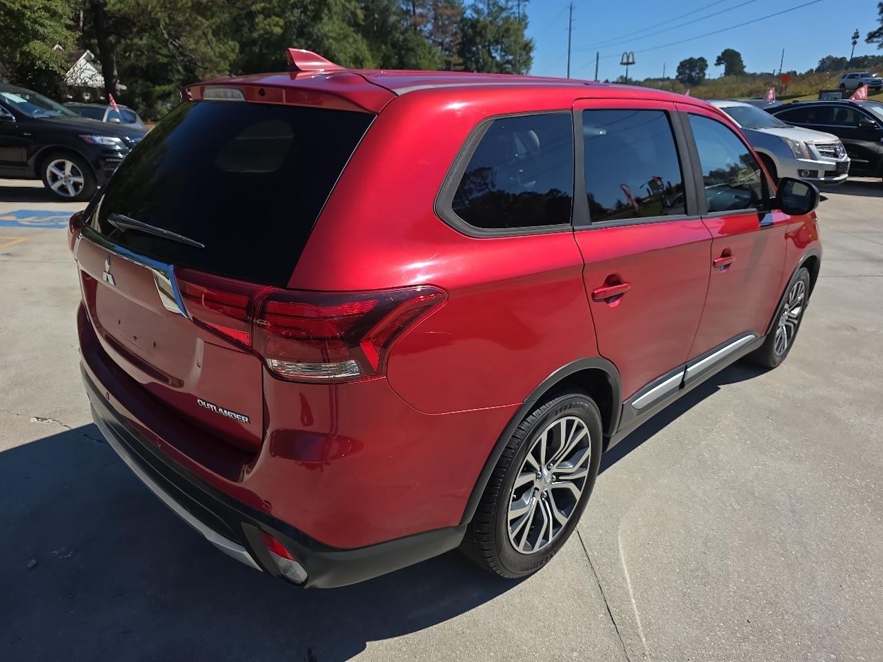 Mitsubishi Outlander ES FWD 2017