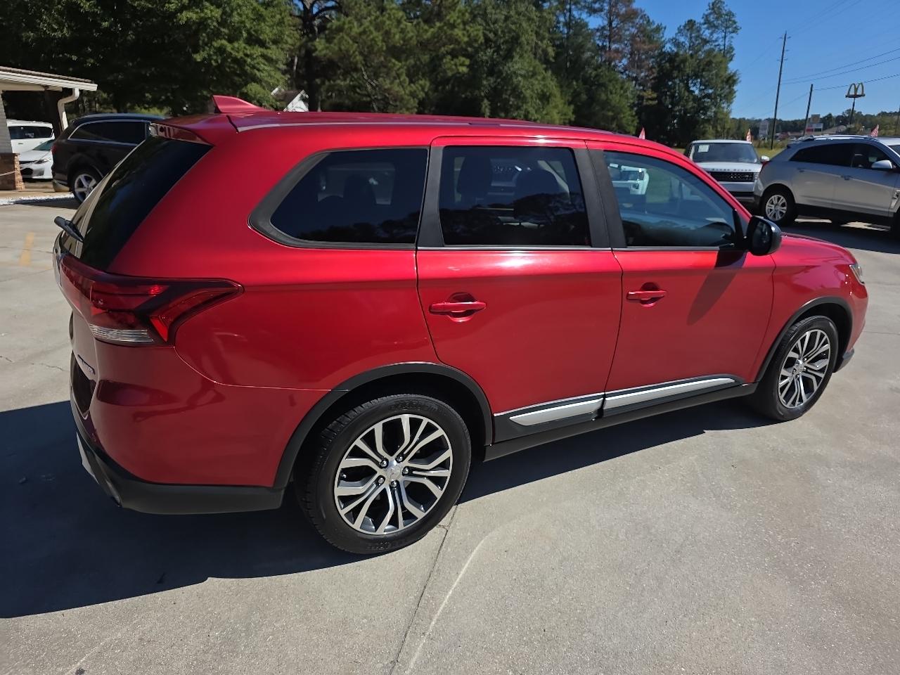 Mitsubishi Outlander ES FWD 2017