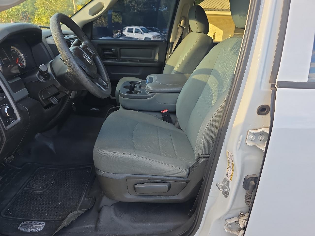 RAM 2500 Tradesman 4x4 Crew Cab 6'4" Box 2018
