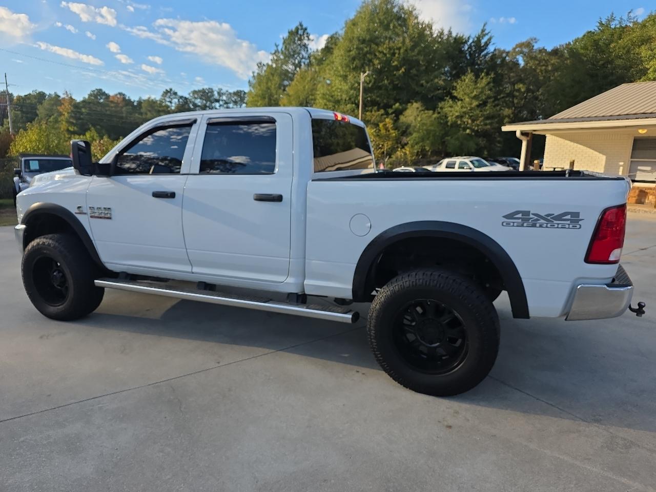 RAM 2500 Tradesman 4x4 Crew Cab 6'4" Box 2018
