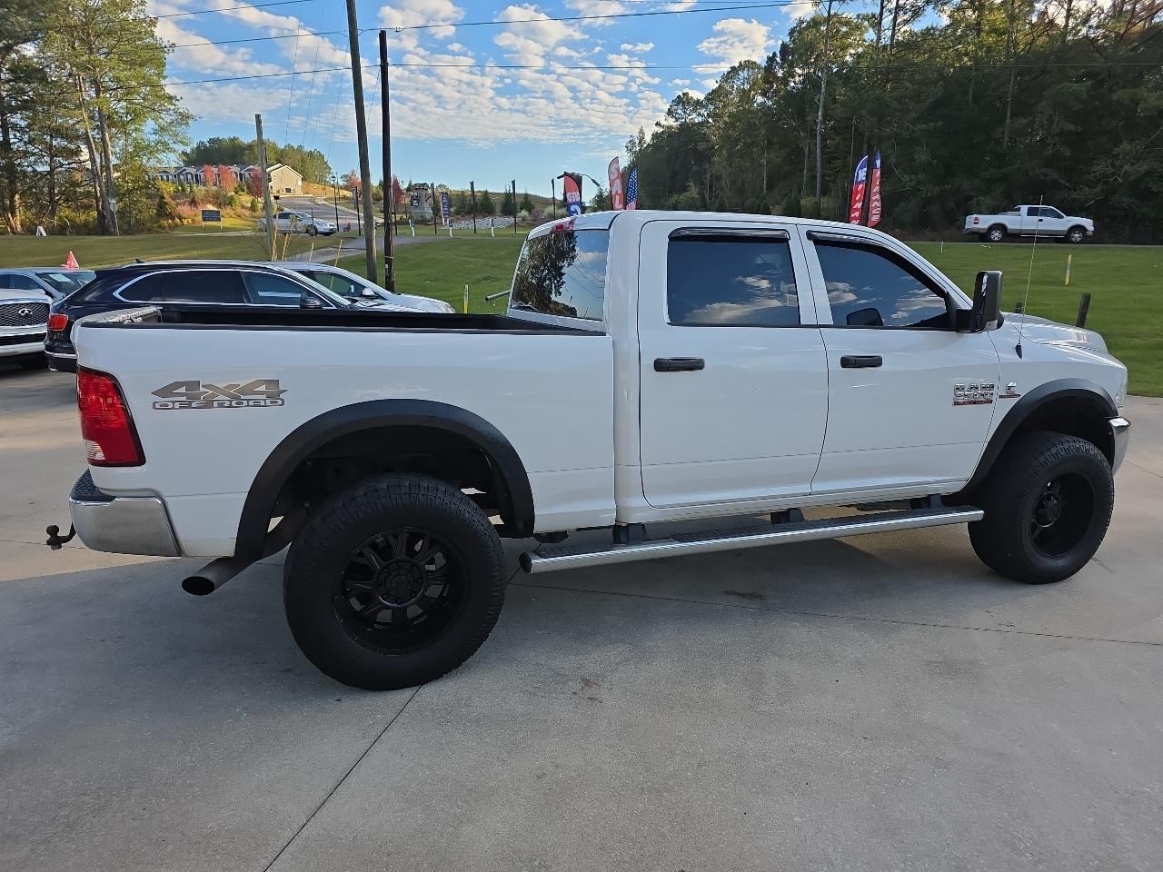 RAM 2500 Tradesman 4x4 Crew Cab 6'4" Box 2018