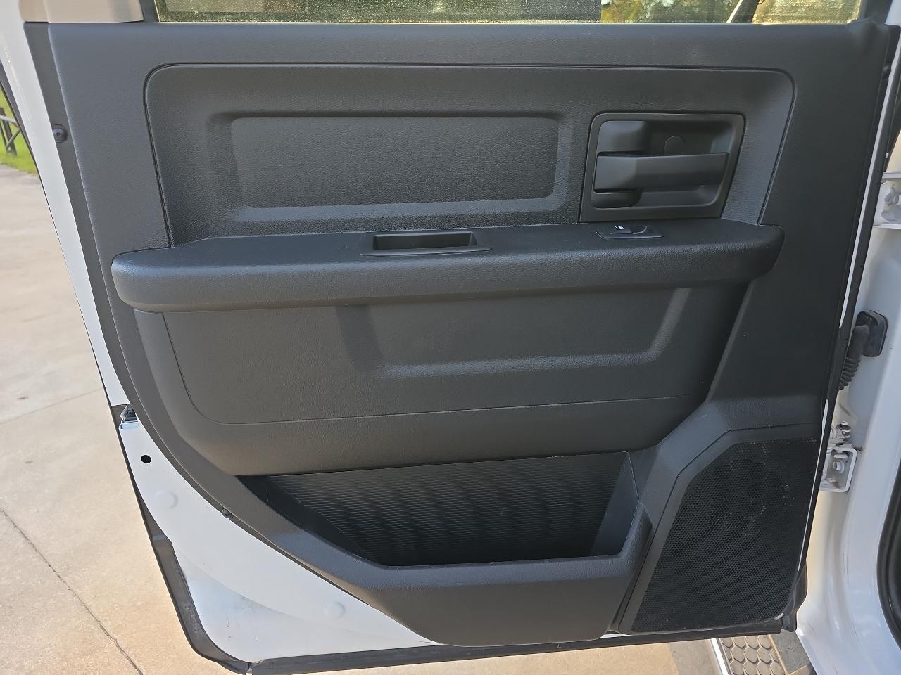 RAM 2500 Tradesman 4x4 Crew Cab 6'4" Box 2018