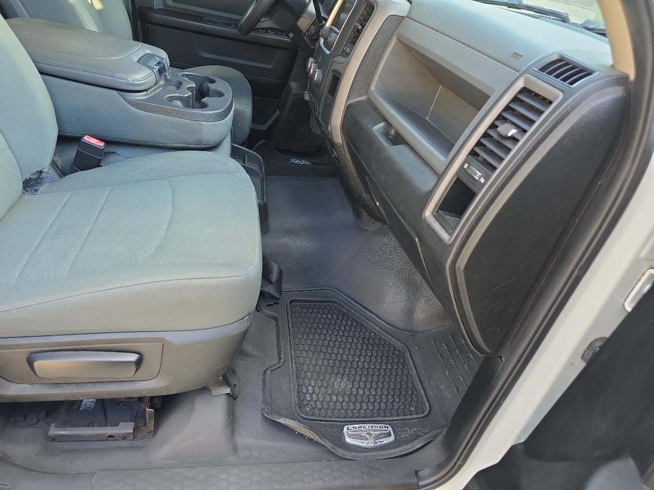 RAM 2500 Tradesman 4x4 Crew Cab 6'4" Box 2018