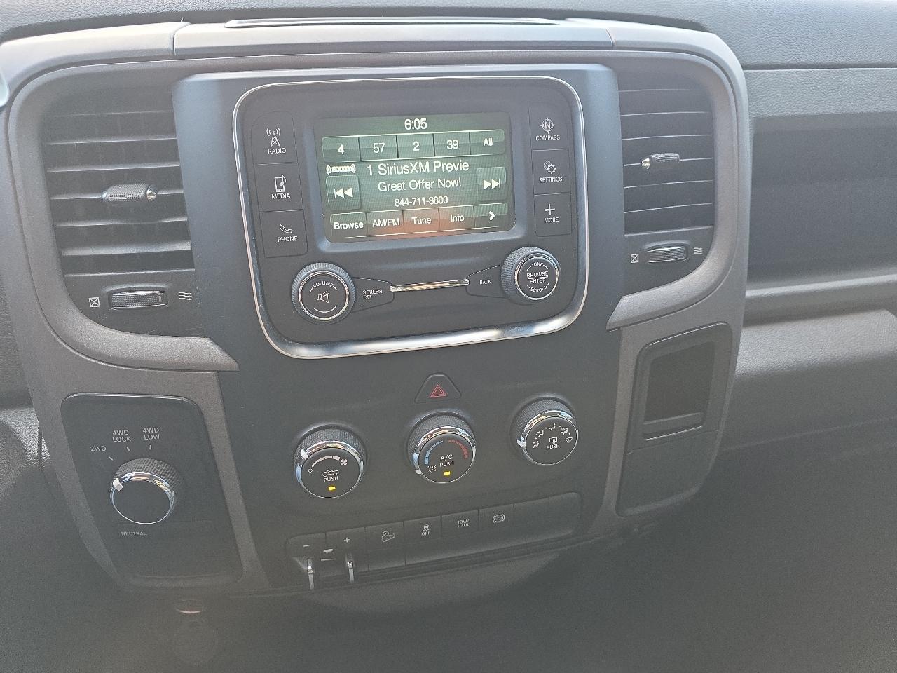 RAM 2500 Tradesman 4x4 Crew Cab 6'4" Box 2018