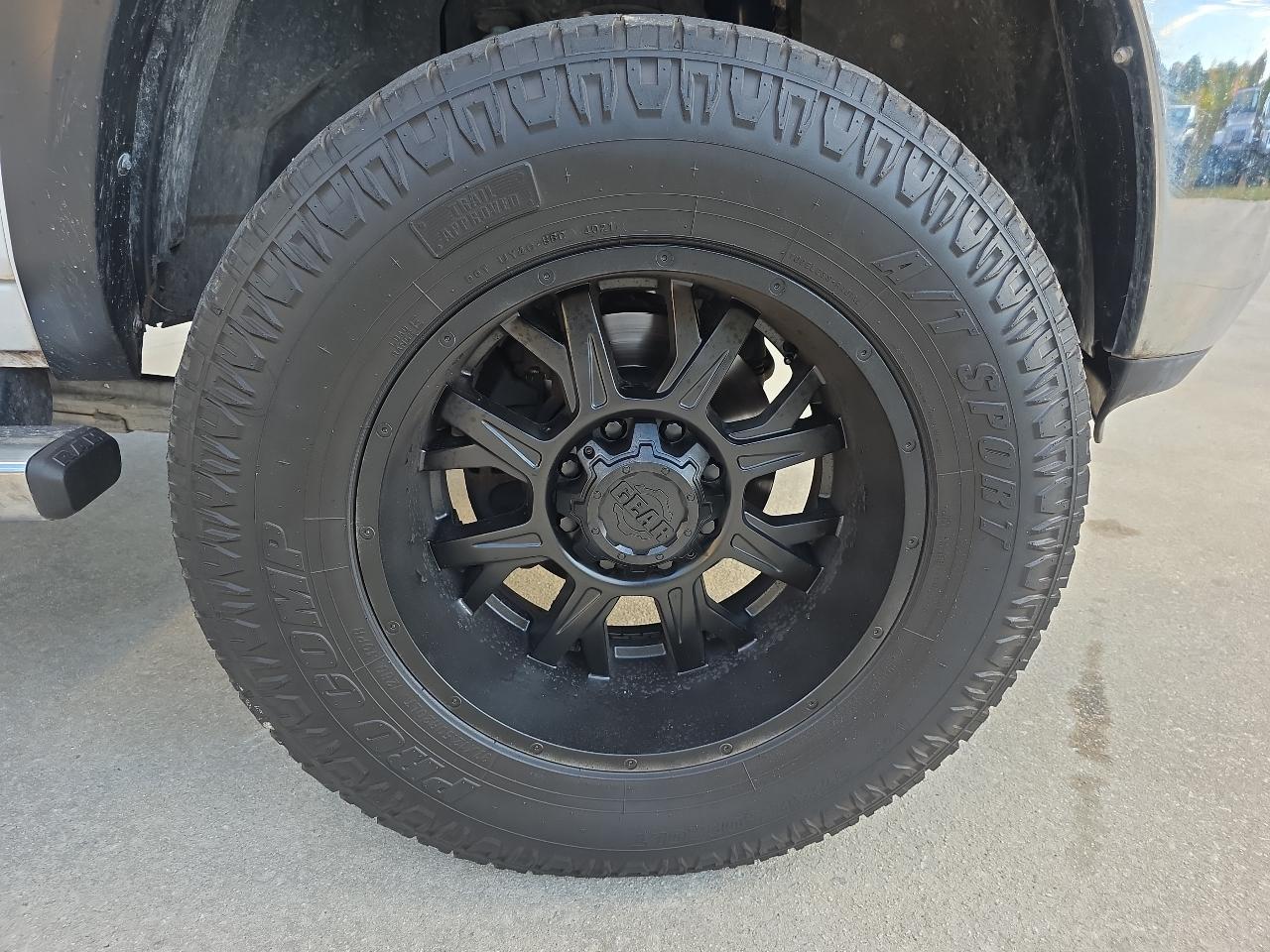 RAM 2500 Tradesman 4x4 Crew Cab 6'4" Box 2018