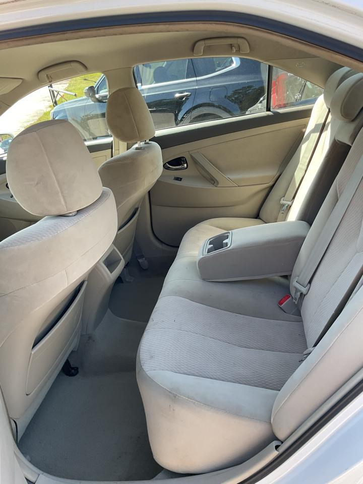 Toyota Camry 4dr Sdn I4 Man (Natl) 2010