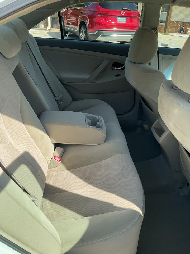 Toyota Camry 4dr Sdn I4 Man (Natl) 2010