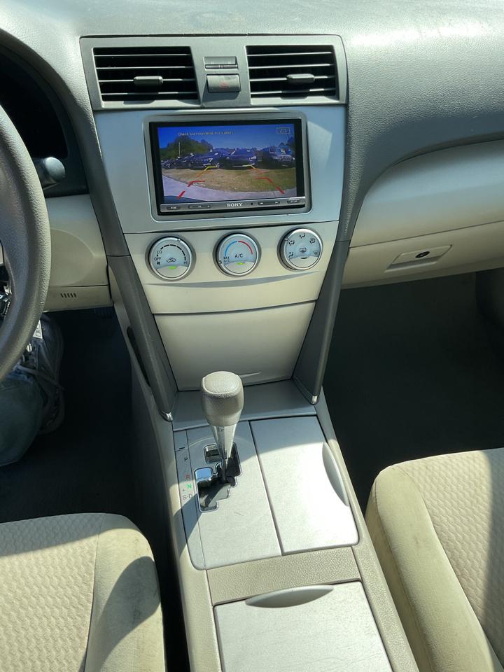Toyota Camry 4dr Sdn I4 Man (Natl) 2010