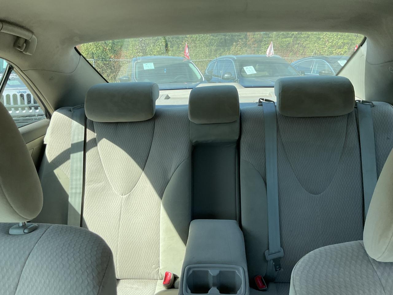 Toyota Camry 4dr Sdn I4 Man (Natl) 2010