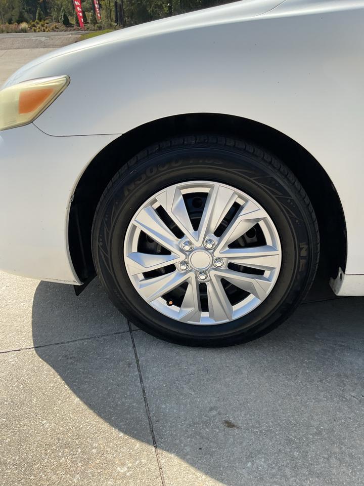 Toyota Camry 4dr Sdn I4 Man (Natl) 2010