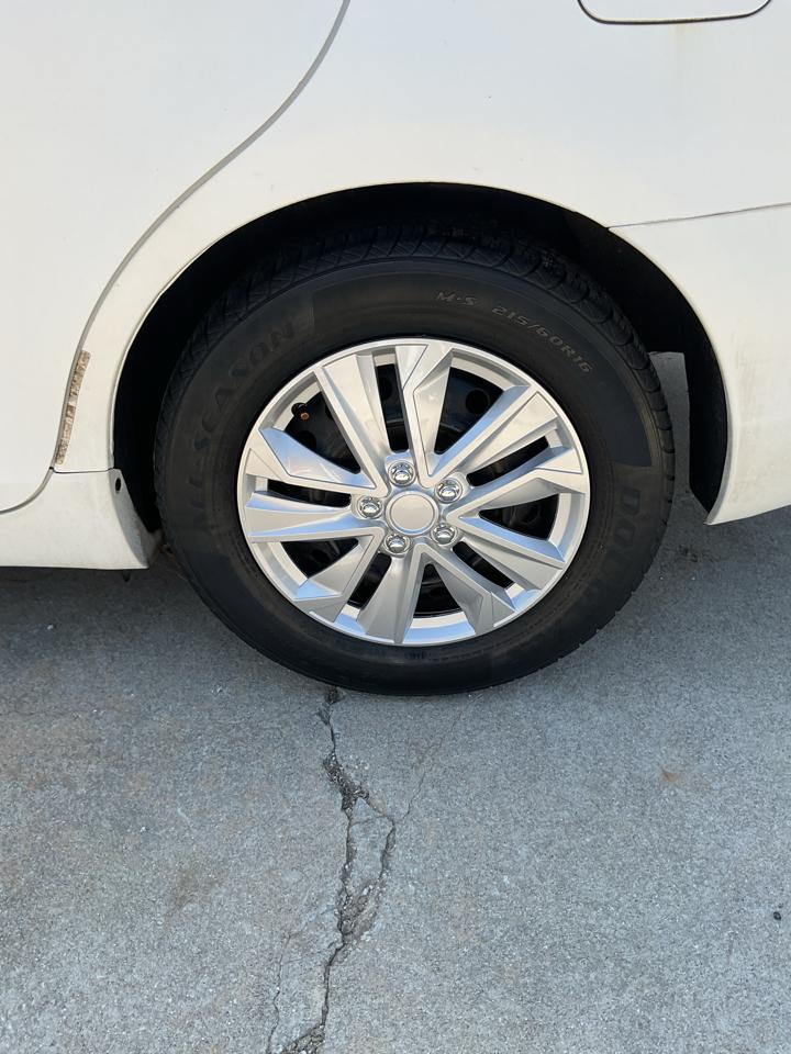 Toyota Camry 4dr Sdn I4 Man (Natl) 2010