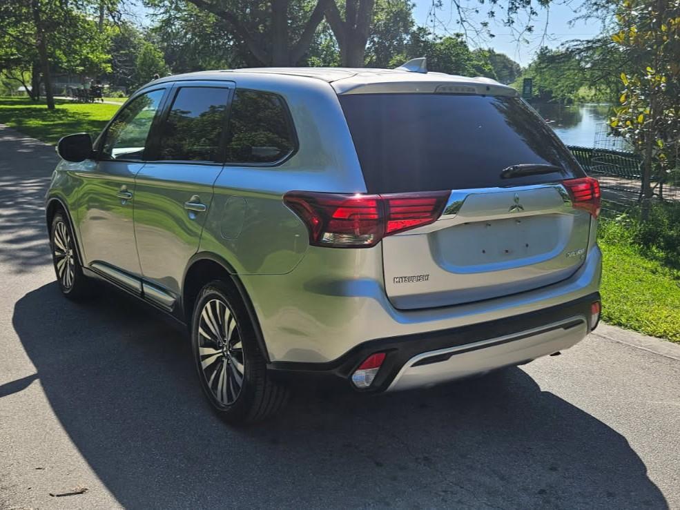 Mitsubishi Outlander  2019