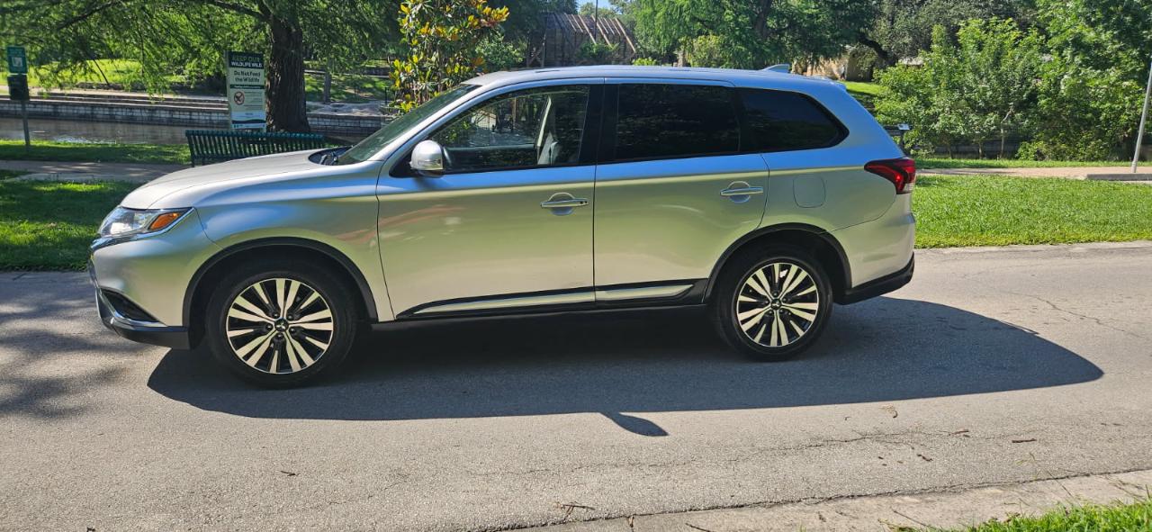 Mitsubishi Outlander  2019