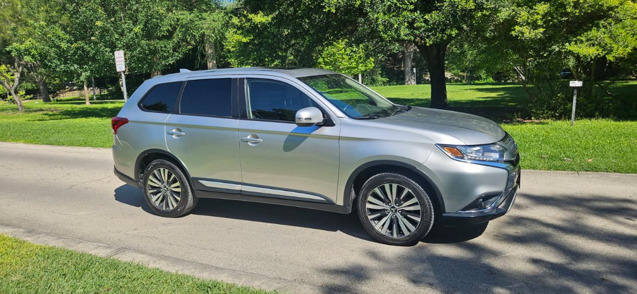 Mitsubishi Outlander  2019