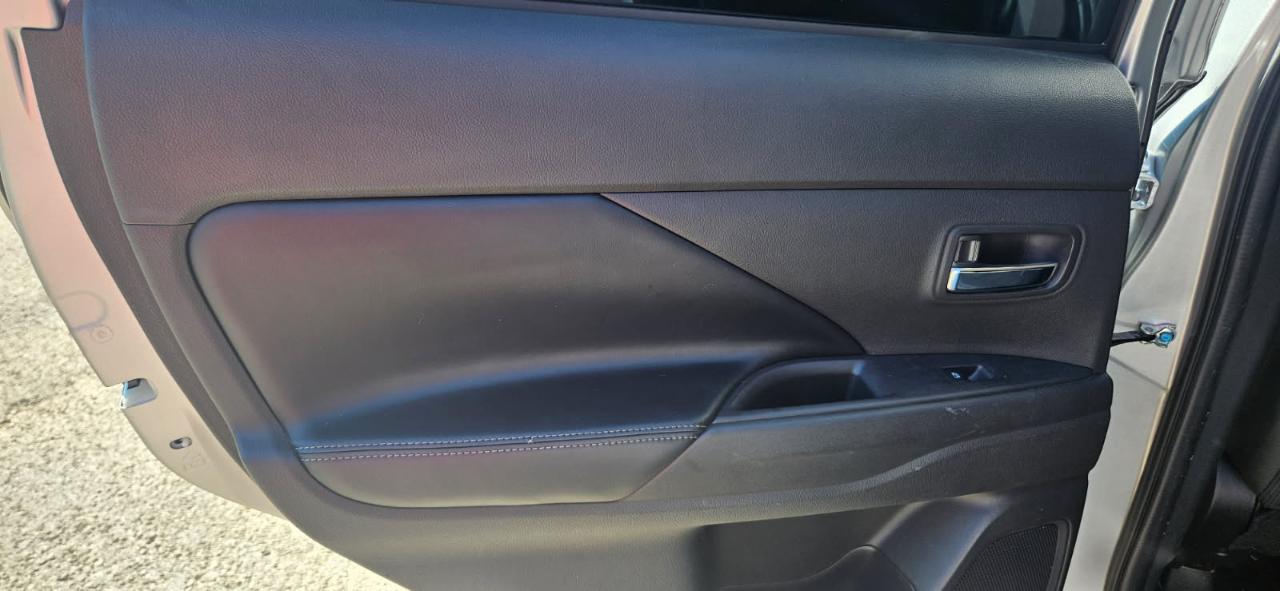 Mitsubishi Outlander  2019