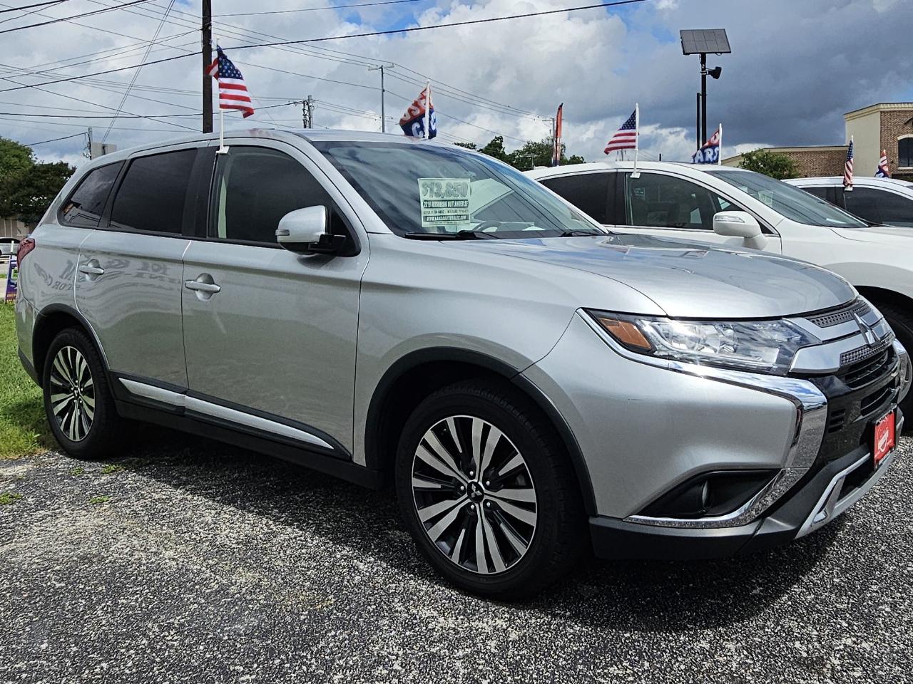 Mitsubishi Outlander  2019