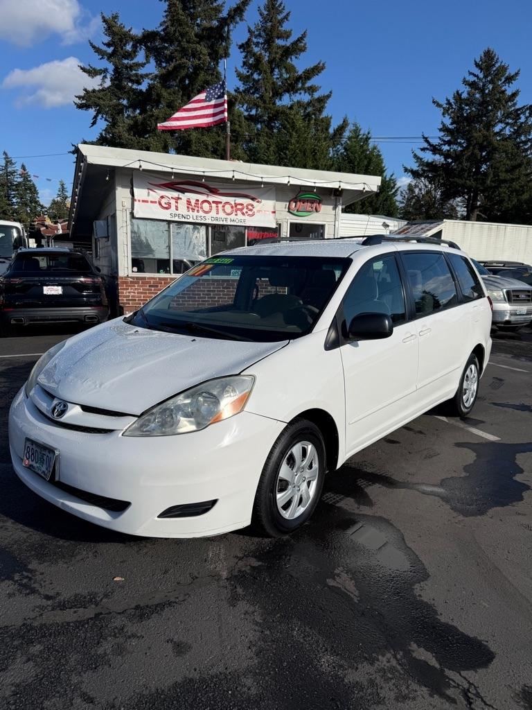 2007 Toyota Sienna LE 7-PASSENGER