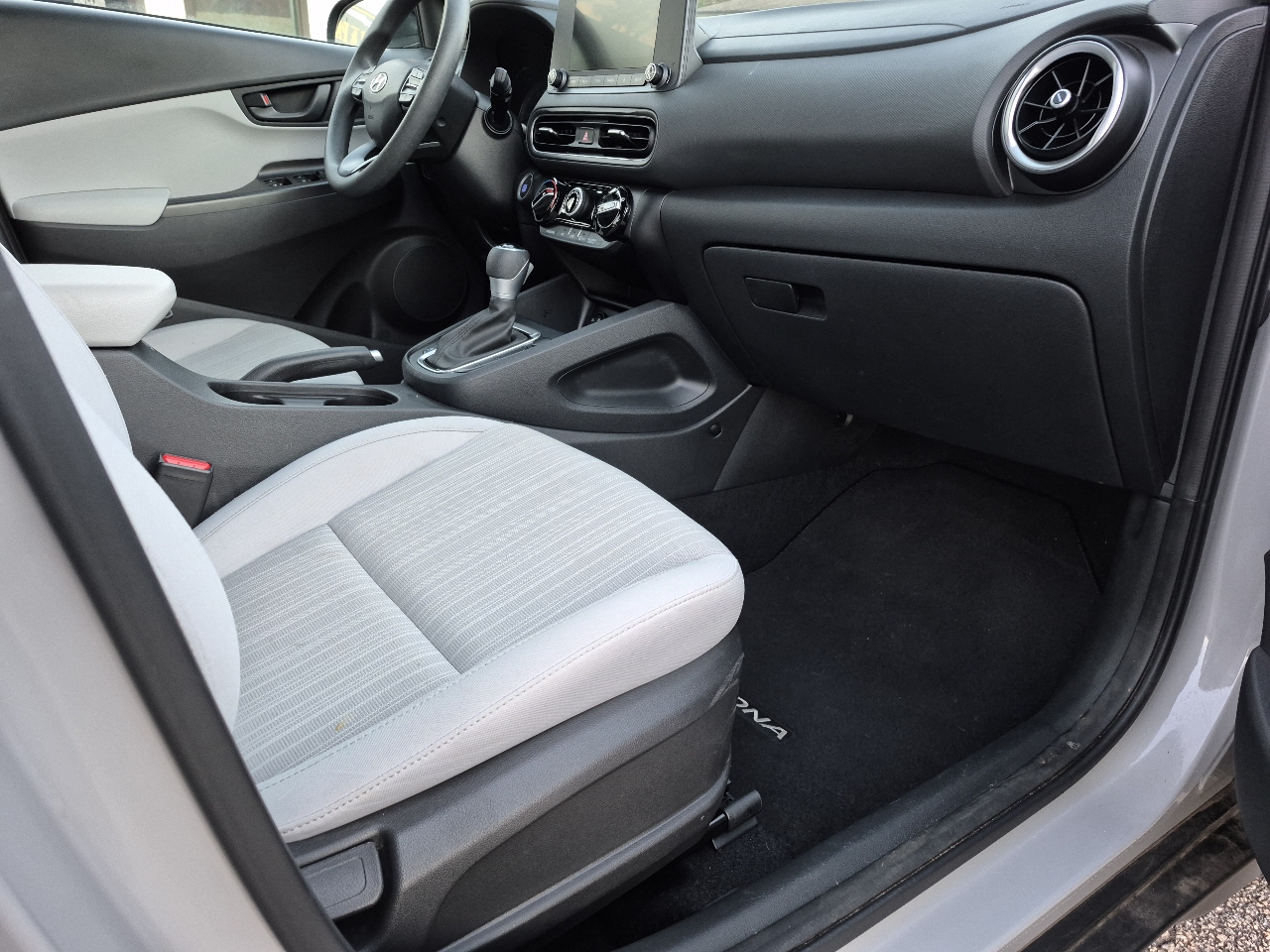 Hyundai Kona SEL 2023