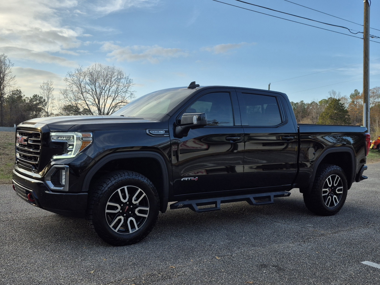 GMC Sierra 1500 AT4 Crew Cab Short Box 4WD 2021