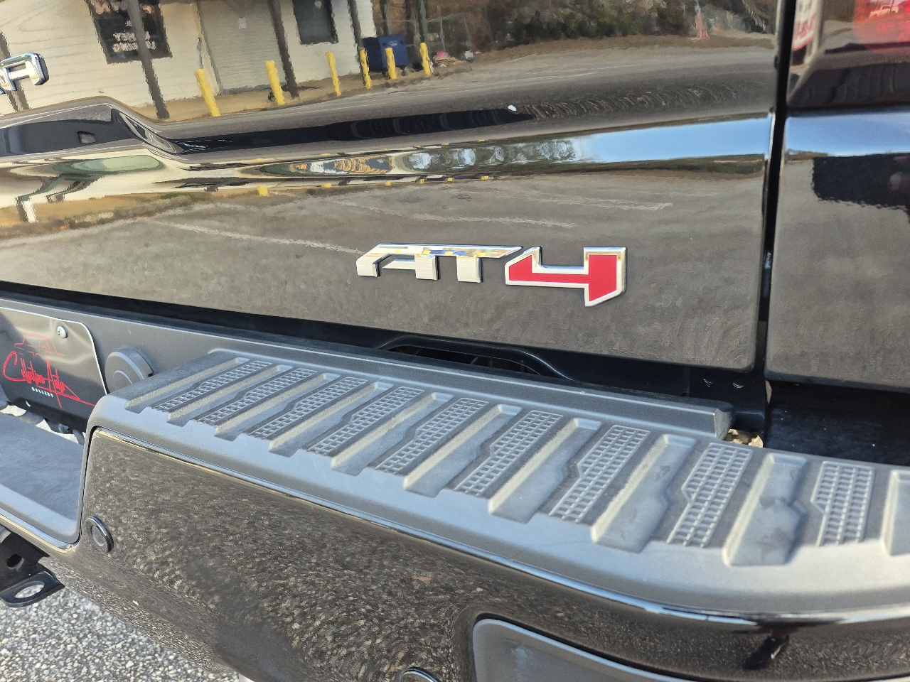 GMC Sierra 1500 AT4 Crew Cab Short Box 4WD 2021