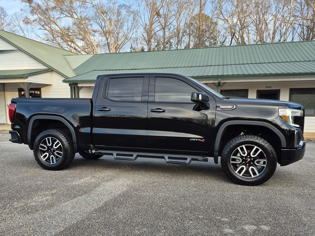 GMC Sierra 1500 AT4 Crew Cab Short Box 4WD 2021