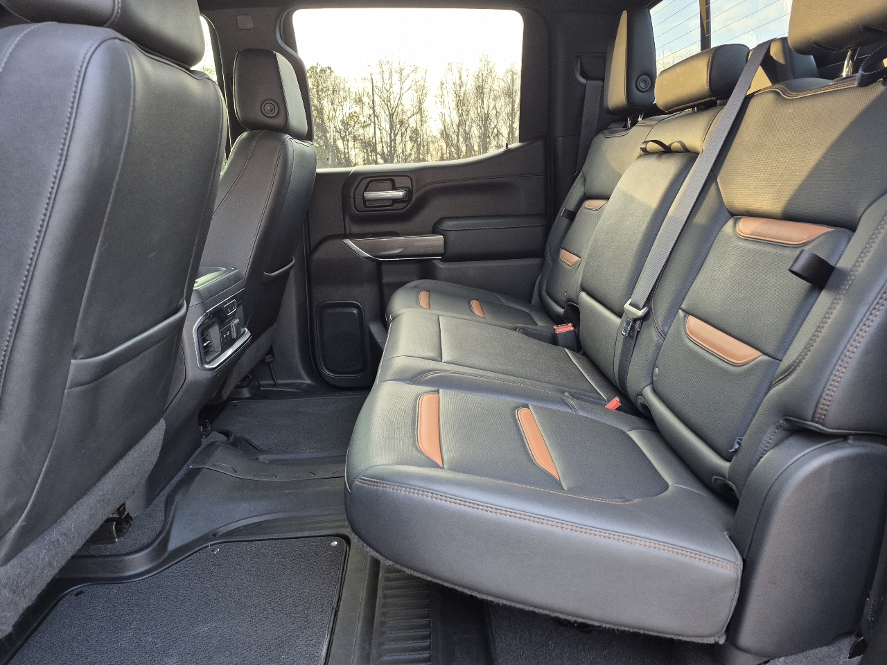 GMC Sierra 1500 AT4 Crew Cab Short Box 4WD 2021