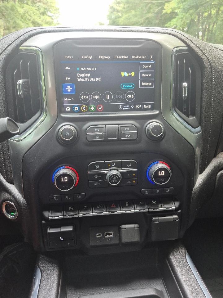 Chevrolet Silverado 1500 LTZ Crew Cab 4WD 2021