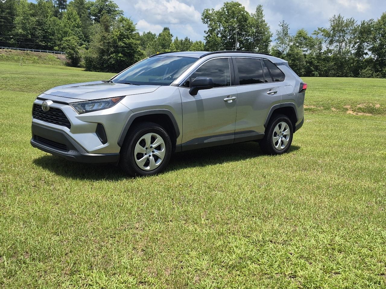 Toyota RAV4 LE 2020