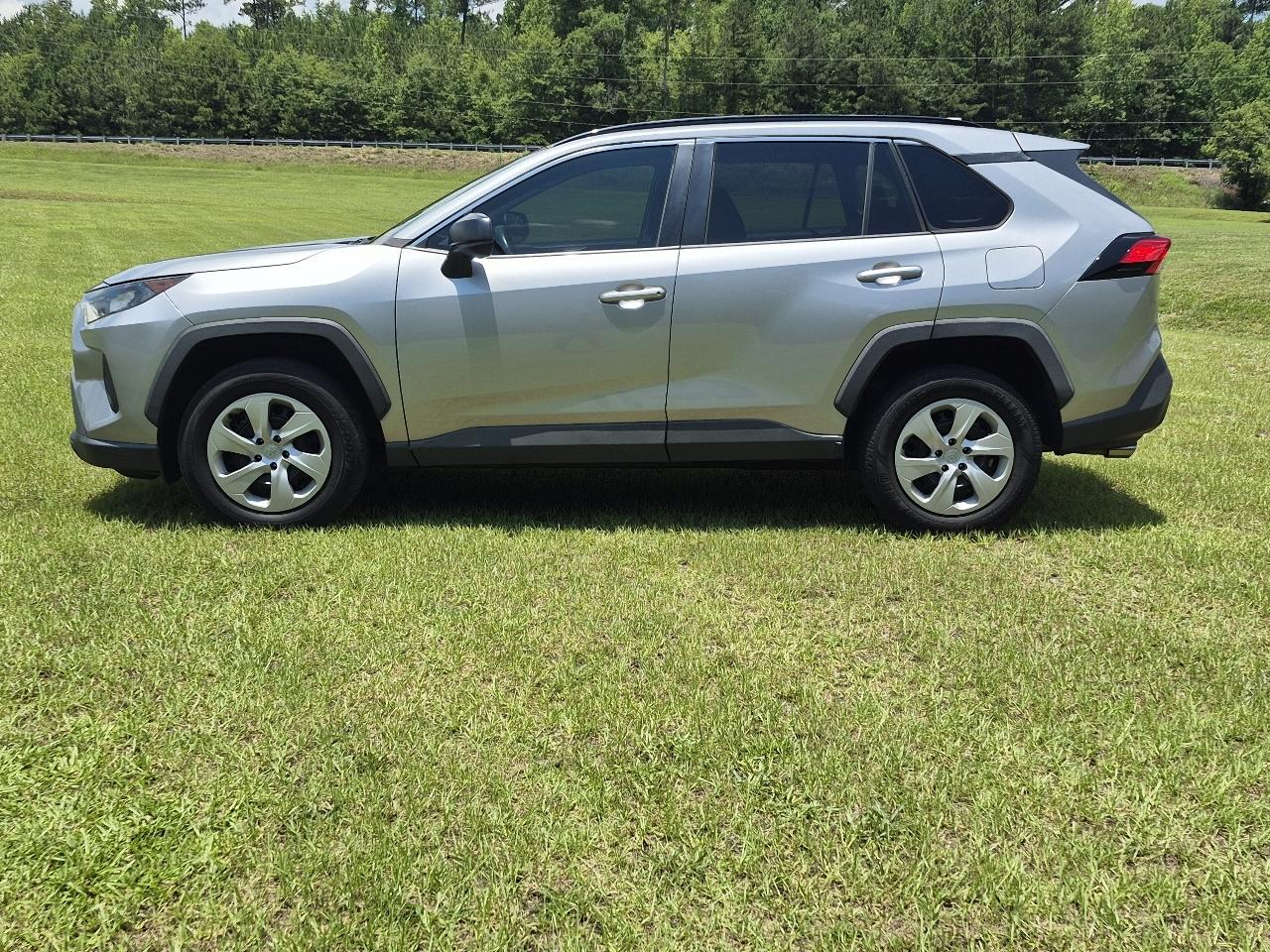 Toyota RAV4 LE 2020