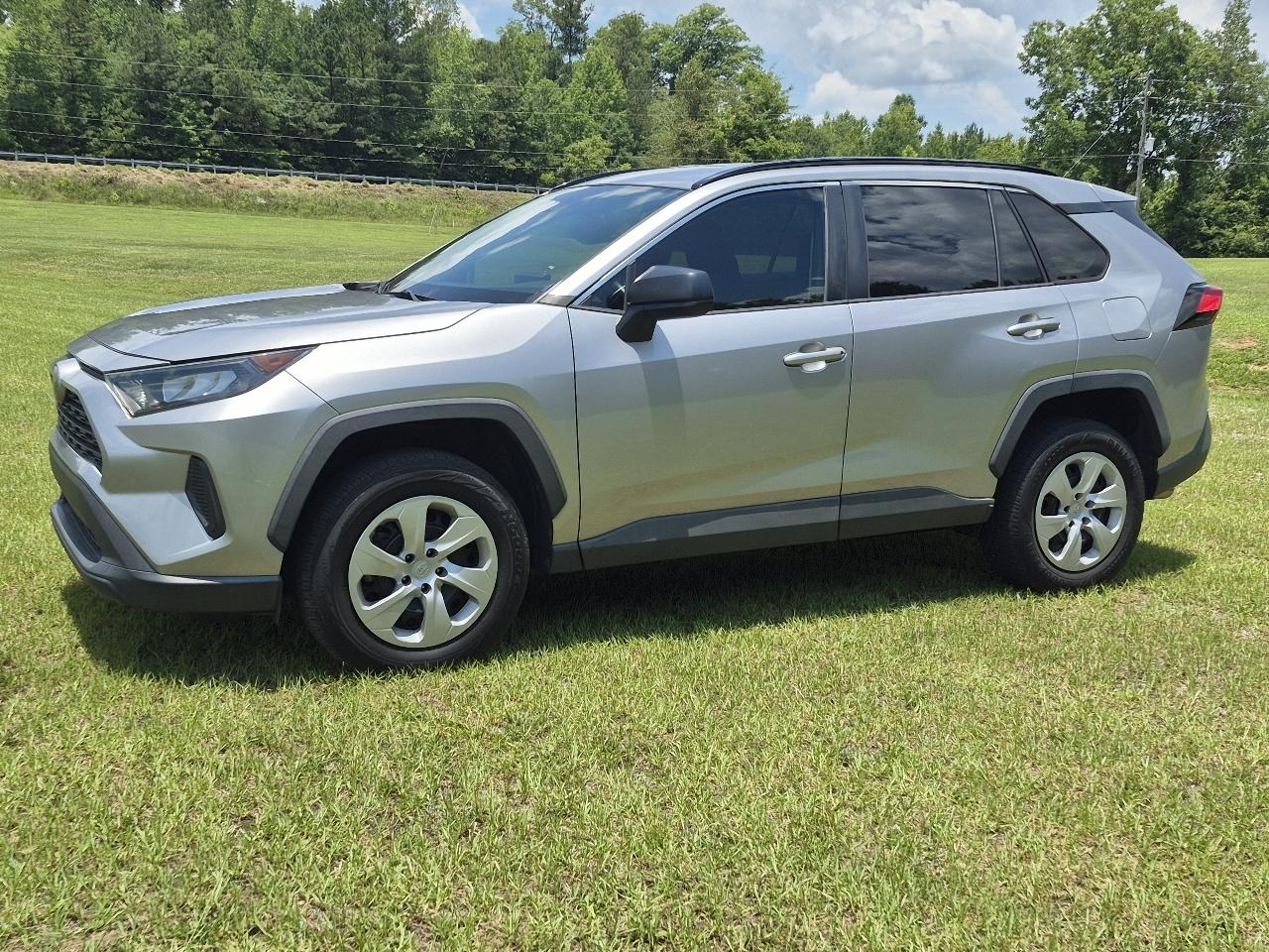 Toyota RAV4 LE 2020