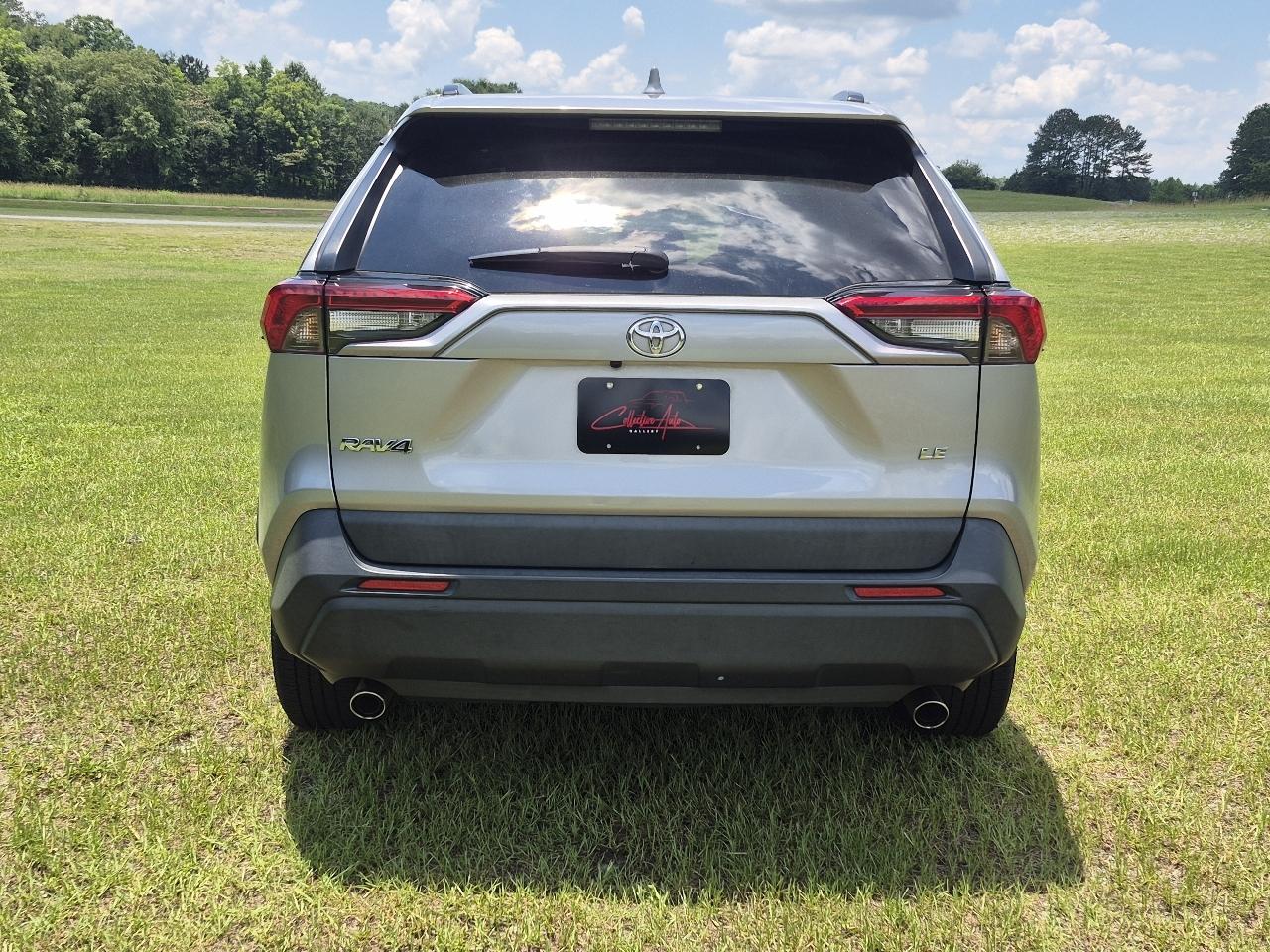 Toyota RAV4 LE 2020