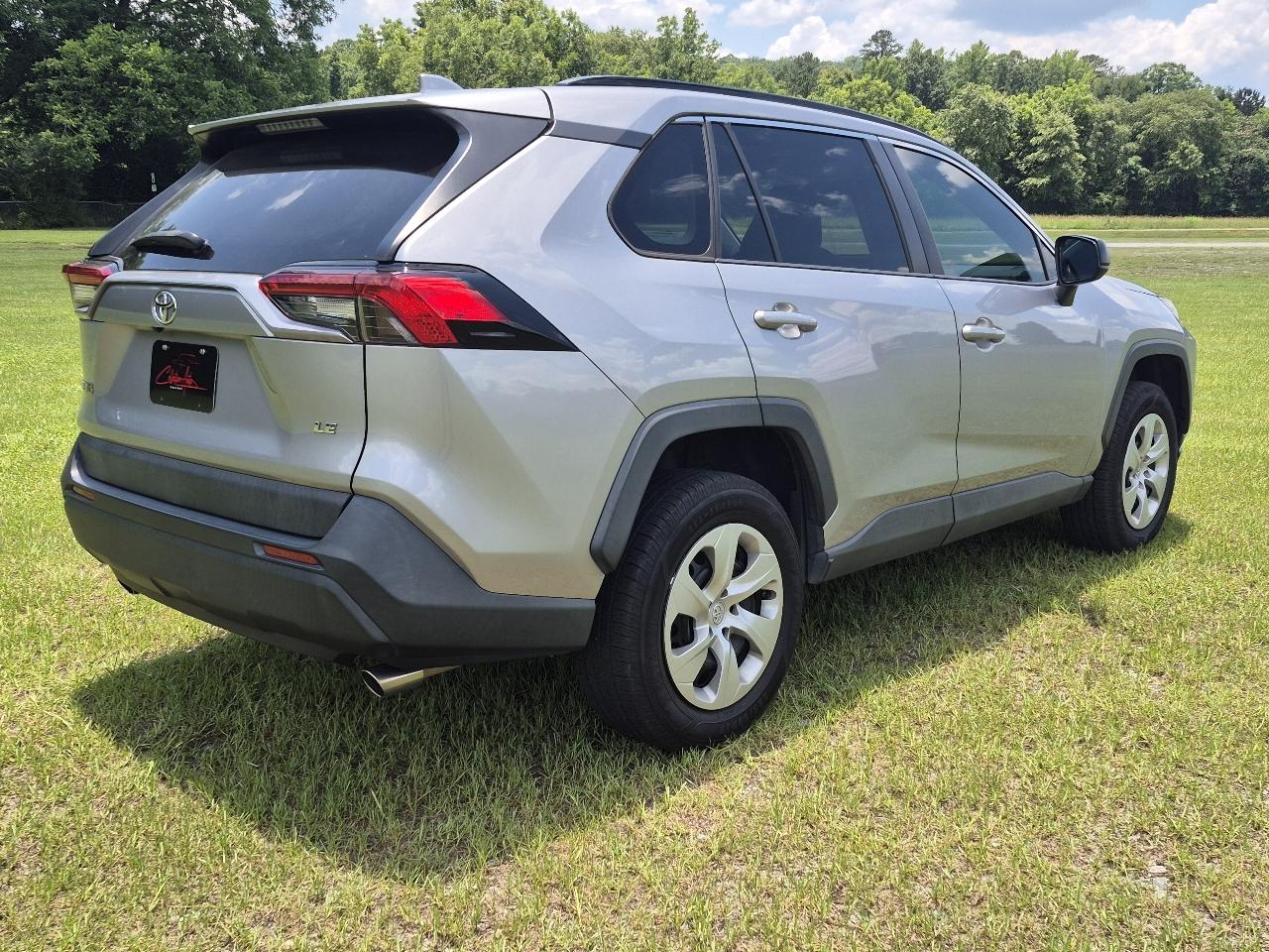 Toyota RAV4 LE 2020
