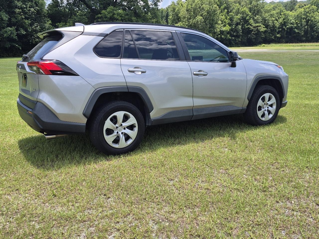 Toyota RAV4 LE 2020
