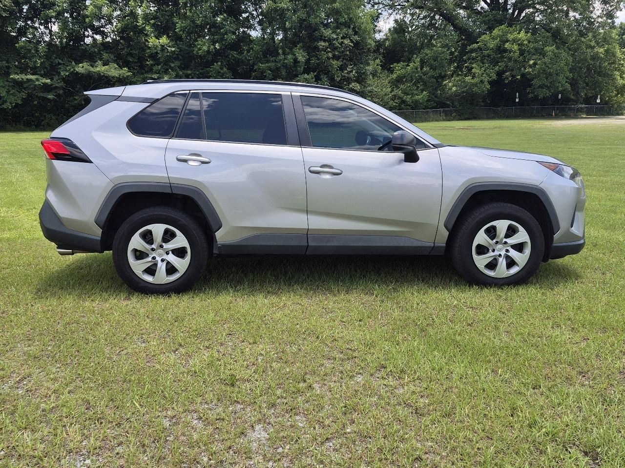 Toyota RAV4 LE 2020