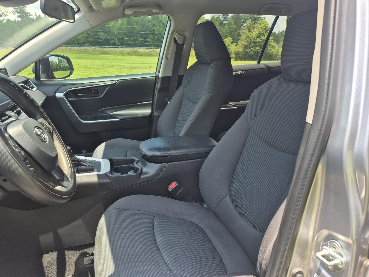 Toyota RAV4 LE 2020