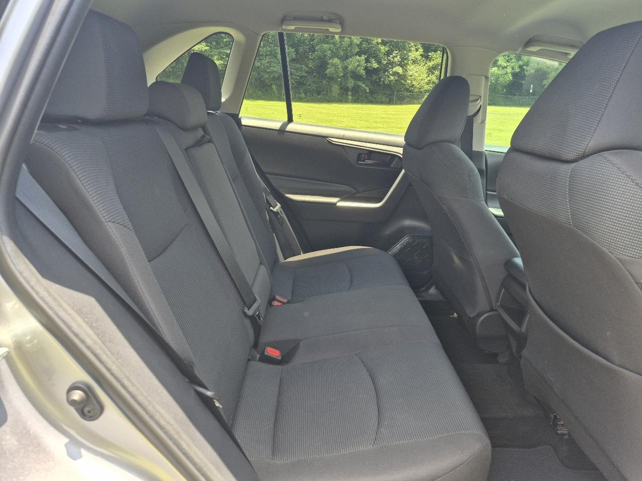 Toyota RAV4 LE 2020