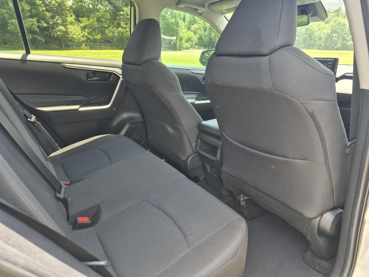 Toyota RAV4 LE 2020