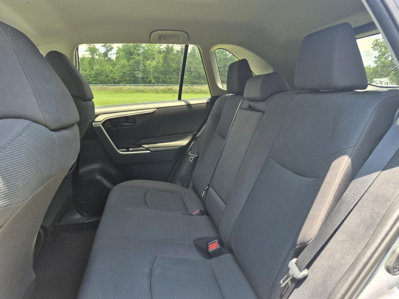 Toyota RAV4 LE 2020