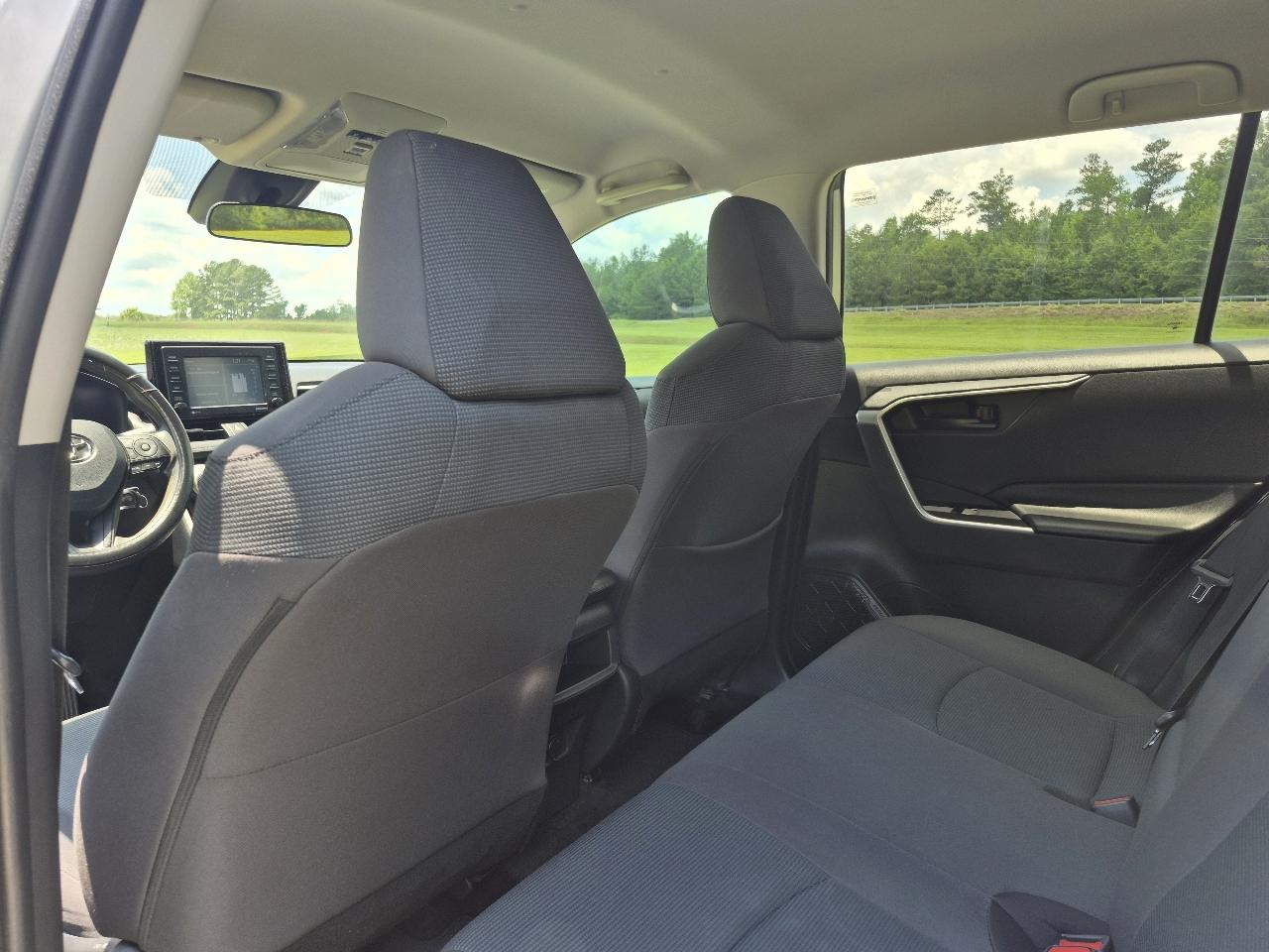 Toyota RAV4 LE 2020