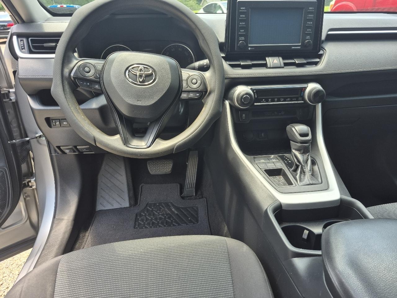 Toyota RAV4 LE 2020