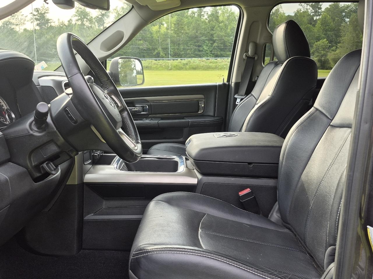 RAM 3500 Laramie Crew Cab SWB 4WD 2018