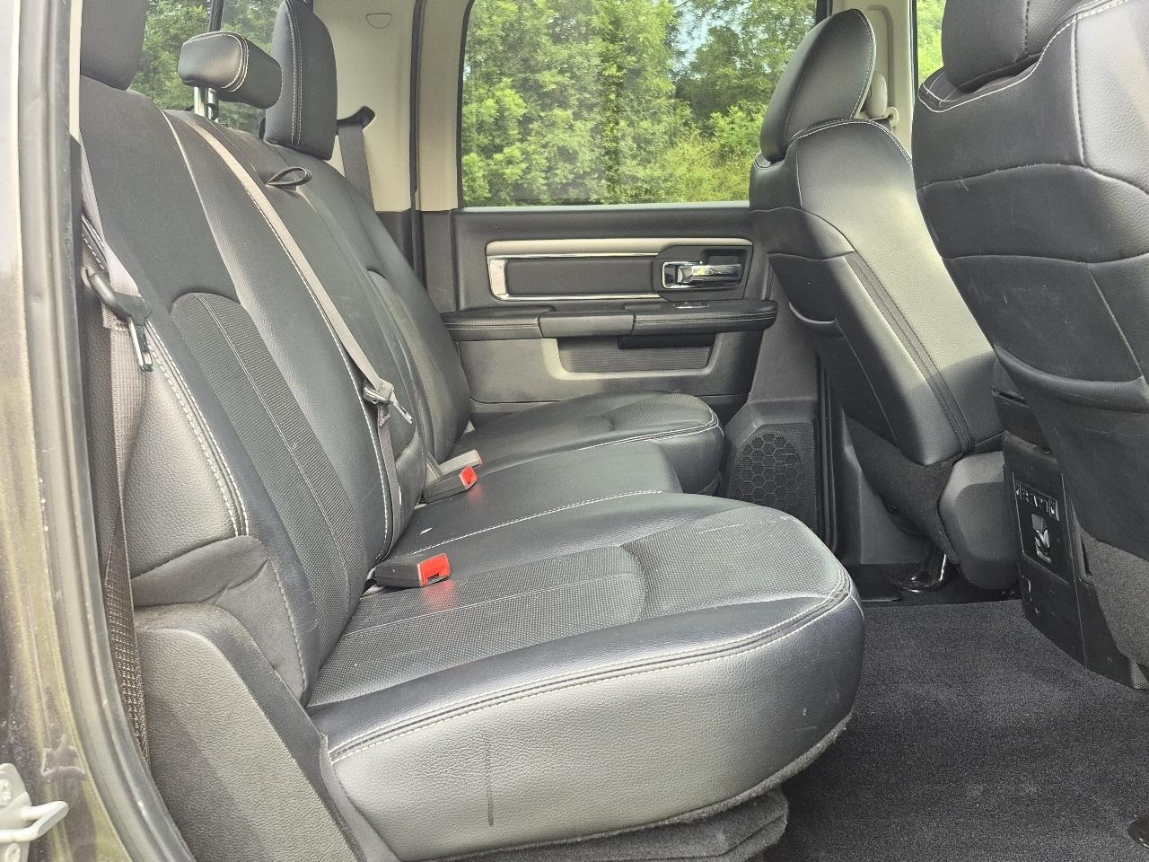 RAM 3500 Laramie Crew Cab SWB 4WD 2018