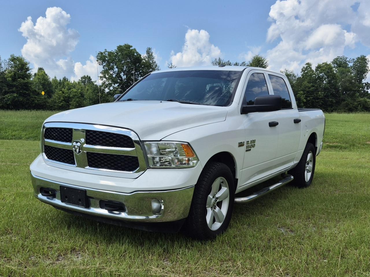 2022 RAM 1500 Classic Tradesman Crew Cab SWB 4WD