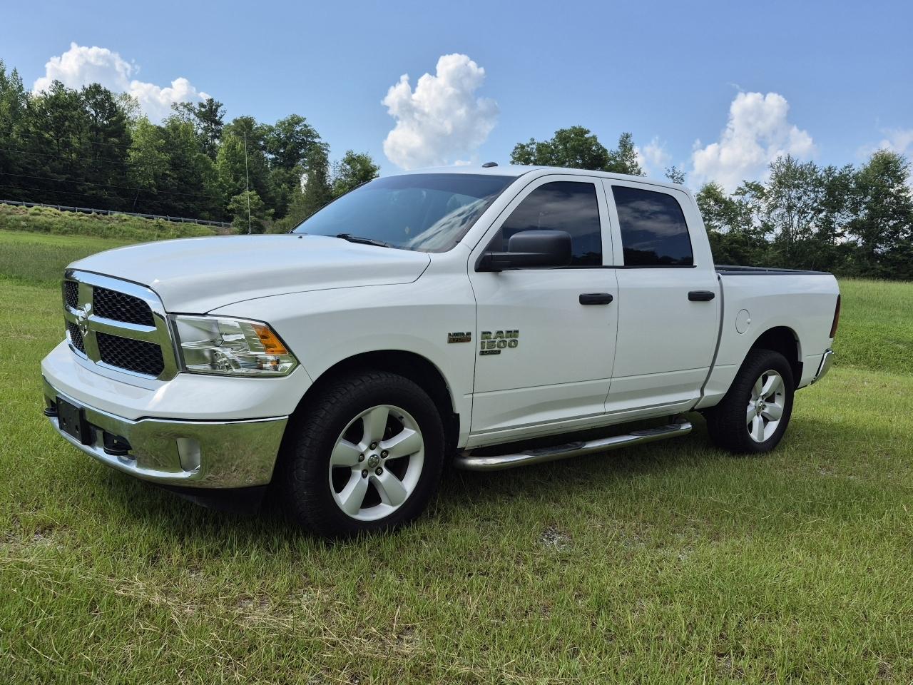 RAM 1500 Classic Tradesman Crew Cab SWB 4WD 2022